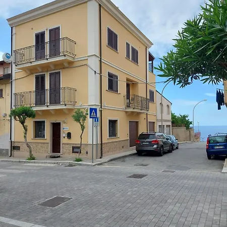 B&B Scilla Resort 4*