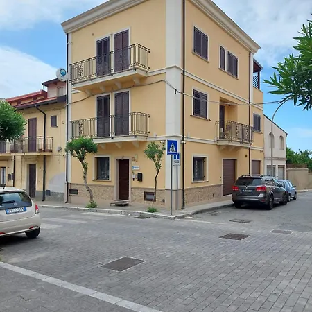 לינה וארוחת בוקר Scilla Resort