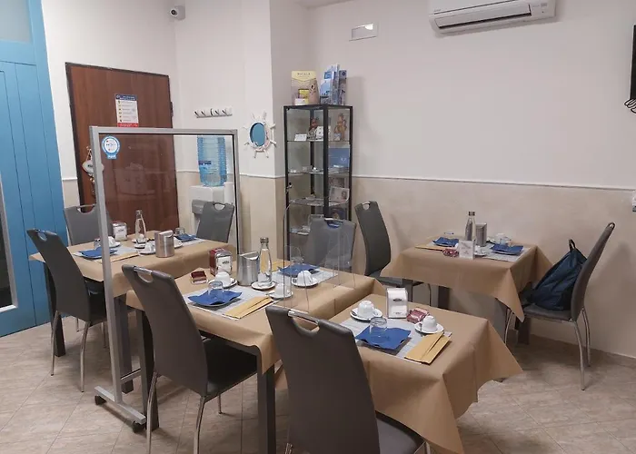 לינה וארוחת בוקר Scilla Resort