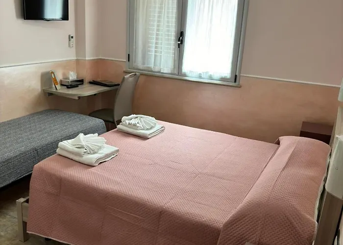 לינה וארוחת בוקר Scilla Resort שילה