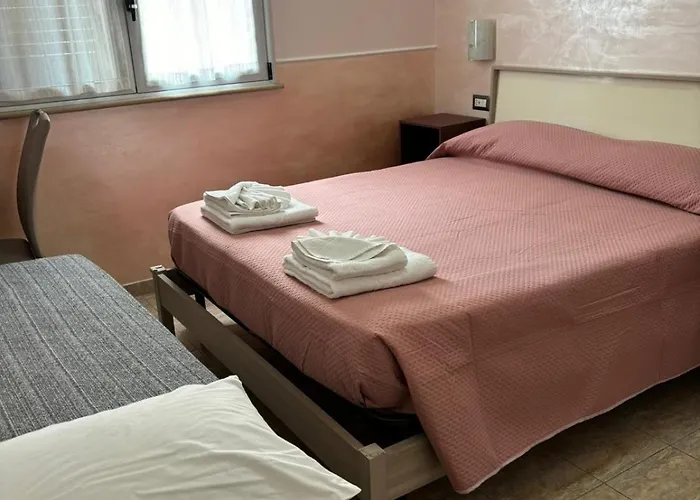 לינה וארוחת בוקר Scilla Resort