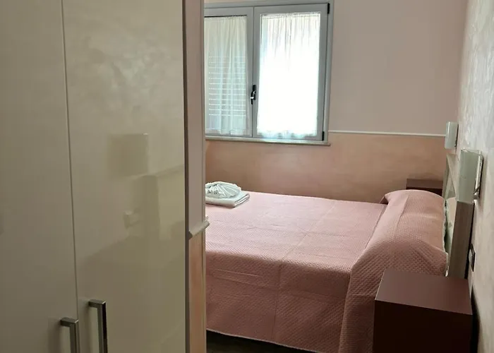 לינה וארוחת בוקר Scilla Resort שילה