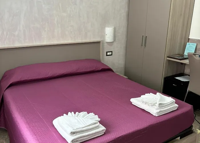 לינה וארוחת בוקר Scilla Resort 4*