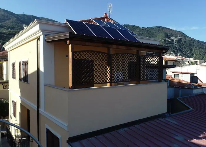 Scilla Resort לינה וארוחת בוקר