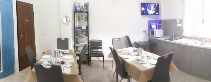 לינה וארוחת בוקר Scilla Resort 4*